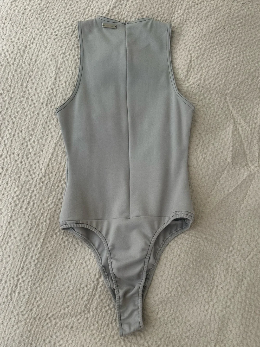 Maniere De Voir Light Gray Seam Detail Bodysuit - Picture 3 of 3